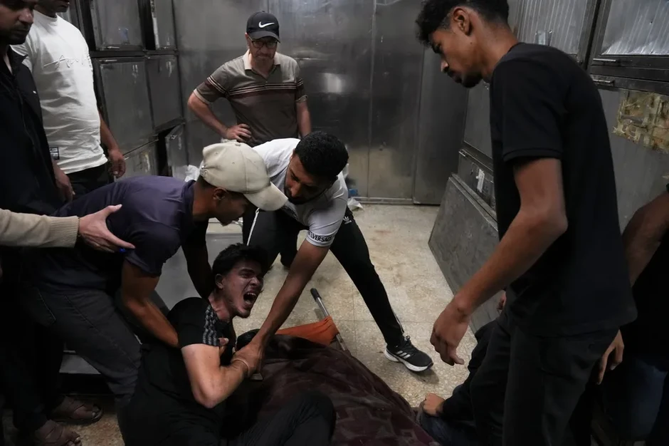 Israel tấn công khu lều trại ở Gaza khiến nhiều người thiệt mạng Israel tấn công khu lều trại ở Gaza khiến nhiều người thiệt mạng