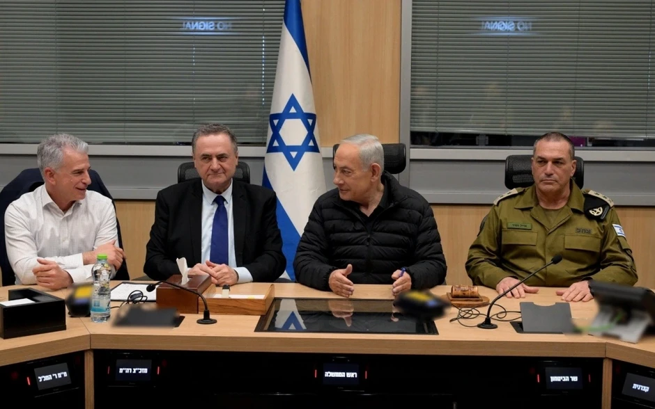 Israel tuyên bố sẽ “leo thang và mở rộng” các đòn tập kích Iran Israel tuyên bố sẽ “leo thang và mở rộng” các đòn tập kích Iran
