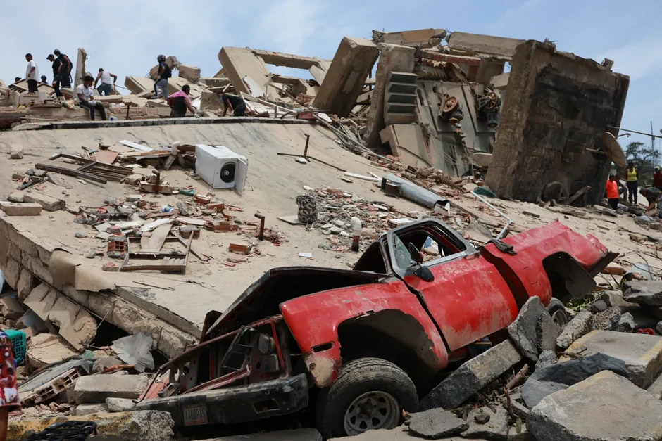 Ít nhất 235 người thiệt mạng trong thảm kịch động đất ở Venezuela Ít nhất 235 người thiệt mạng trong thảm kịch động đất ở Venezuela