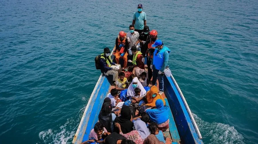 Ít nhất 250 người mất tích sau vụ chìm tàu ở biển Andaman Ít nhất 250 người mất tích sau vụ chìm tàu ở biển Andaman