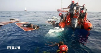 Italia vớt gần 20 thi thể ngoài khơi đảo Lampedusa