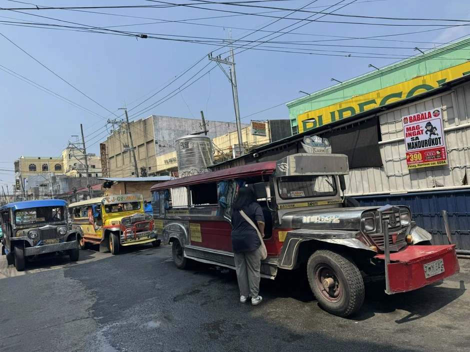 Jeepney - 'di sản sống' trên những con phố Manila Jeepney - 'di sản sống' trên những con phố Manila
