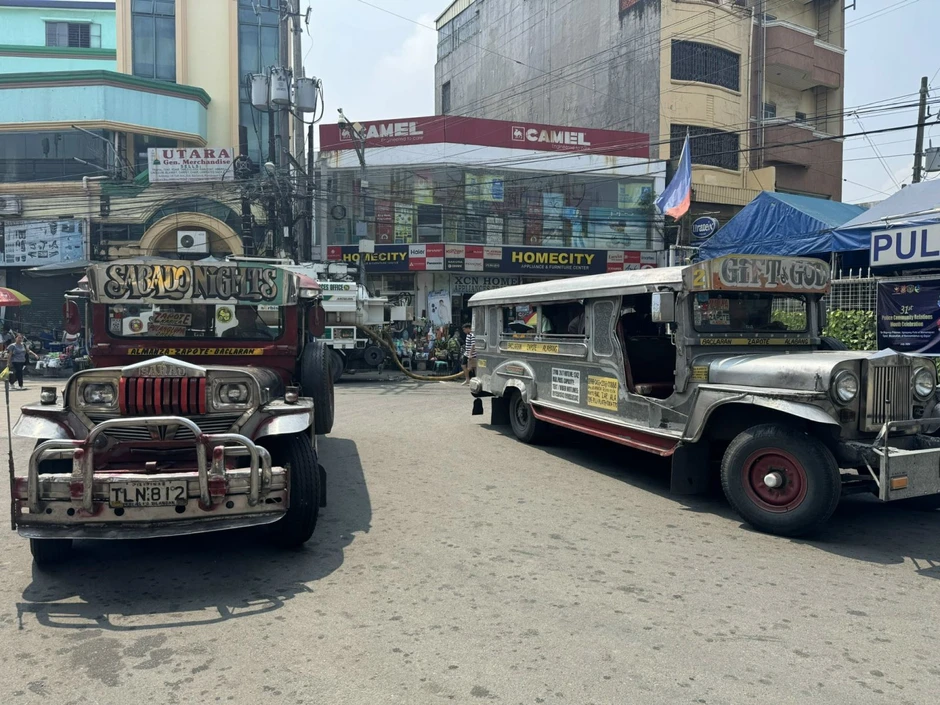 Jeepney - 'di sản sống' trên những con phố Manila Jeepney - 'di sản sống' trên những con phố Manila