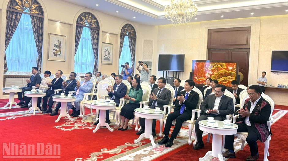 Khai thác hiệu quả tiềm năng hợp tác ASEAN-Trung Quốc