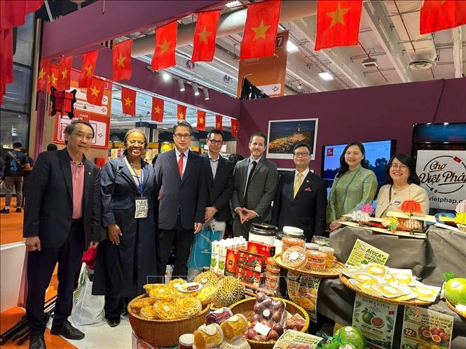 Khai trương Không gian Việt Nam tại Hội chợ quốc tế Paris Khai trương Không gian Việt Nam tại Hội chợ quốc tế Paris