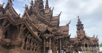 Khám phá vẻ đẹp Đền Chân Lý tại Pattaya, Thái Lan