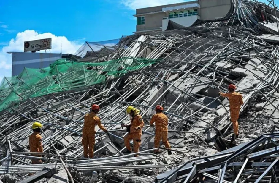 Khẩn trương tìm kiếm người mất tích trong vụ sập tòa nhà 9 tầng ở Philippines Khẩn trương tìm kiếm người mất tích trong vụ sập tòa nhà 9 tầng ở Philippines