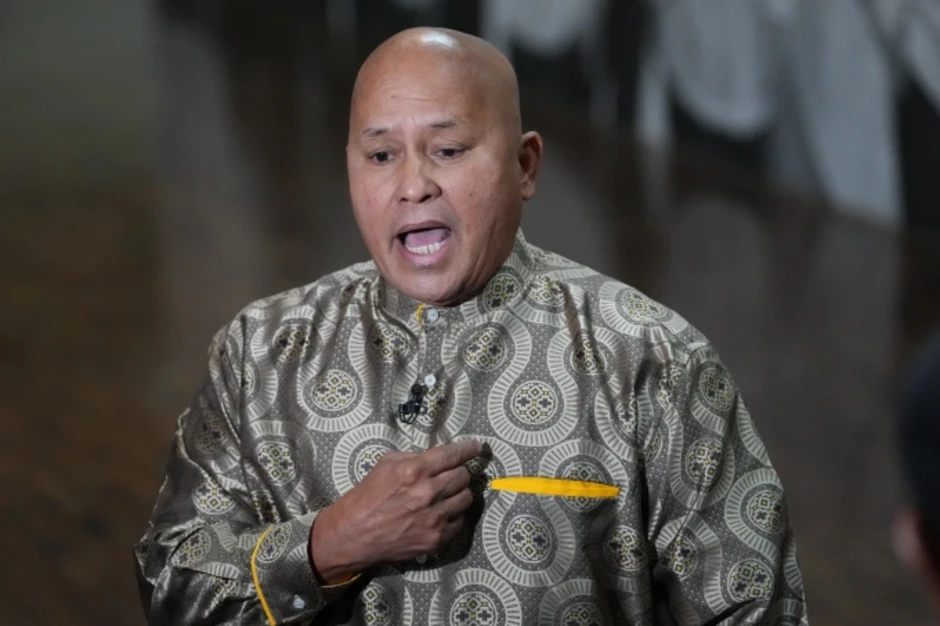 Khoảnh khắc đồng minh của ông Duterte trốn khỏi đội truy nã