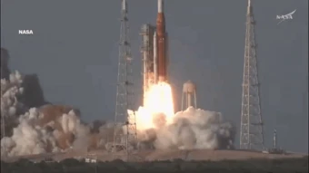 Khoảnh khắc ngoạn mục khi 4 phi hành gia NASA khởi hành tới Mặt trăng