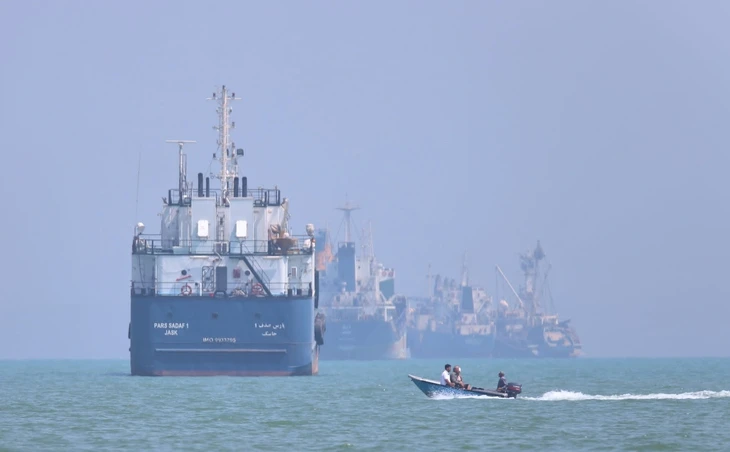 Khơi thông Hormuz còn nhiều trắc trở Khơi thông Hormuz còn nhiều trắc trở