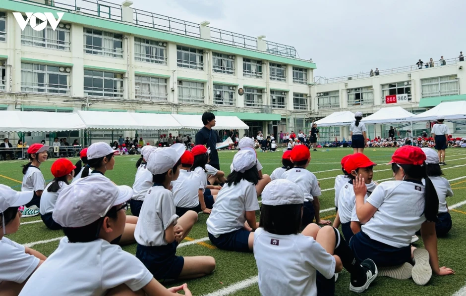 Khủng hoảng nhân khẩu học nghiêm trọng tại Nhật Bản Khủng hoảng nhân khẩu học nghiêm trọng tại Nhật Bản