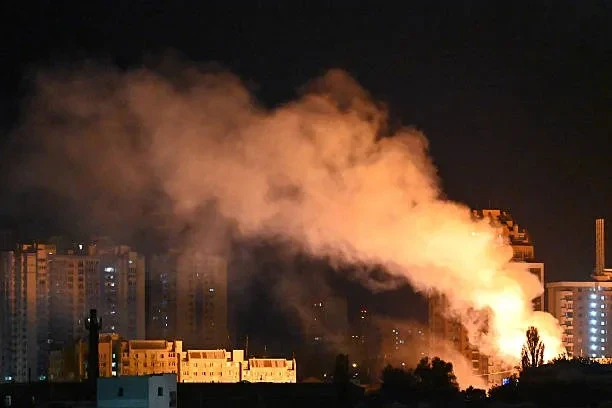 Kiev báo động không kích, Ukraine kêu gọi Nga ngừng bắn vô điều kiện Kiev báo động không kích, Ukraine kêu gọi Nga ngừng bắn vô điều kiện