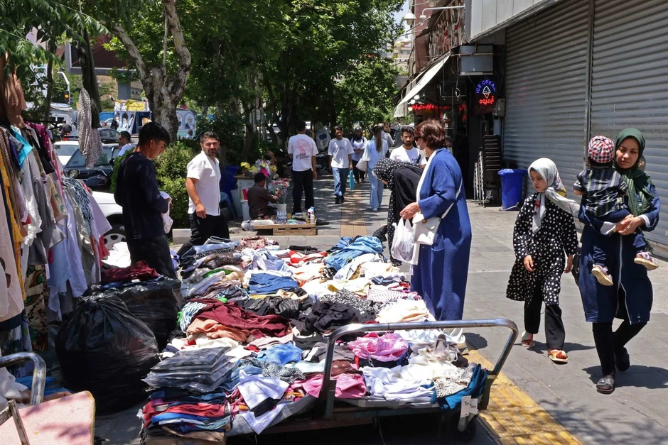 Kinh tế Iran ra sao sau 3 tháng chiến tranh với Mỹ và Israel? Kinh tế Iran ra sao sau 3 tháng chiến tranh với Mỹ và Israel?