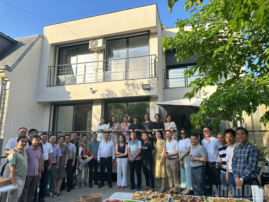 Kỷ niệm 101 năm Ngày Báo chí Cách mạng Việt Nam tại Pháp Kỷ niệm 101 năm Ngày Báo chí Cách mạng Việt Nam tại Pháp