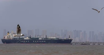 Lạc quan thận trọng về eo biển Hormuz