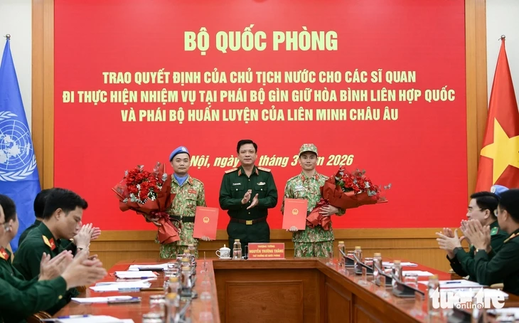 Lần đầu Việt Nam có sĩ quan đảm nhiệm vị trí tác chiến quân sự hỗn hợp tại UNISFA Lần đầu Việt Nam có sĩ quan đảm nhiệm vị trí tác chiến quân sự hỗn hợp tại UNISFA