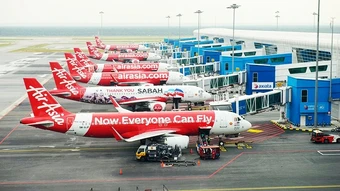 Làn sóng hủy chuyến bay do giá nhiên liệu tăng