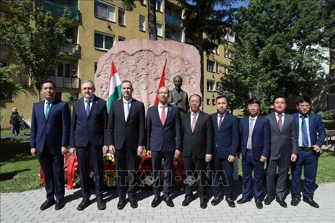 Lan tỏa giá trị của Tư tưởng Hồ Chí Minh về đoàn kết quốc tế Lan tỏa giá trị của Tư tưởng Hồ Chí Minh về đoàn kết quốc tế