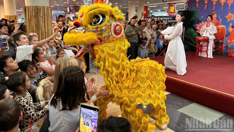 Lan tỏa hình ảnh văn hóa Việt Nam giữa lòng nước Nga Lan tỏa hình ảnh văn hóa Việt Nam giữa lòng nước Nga