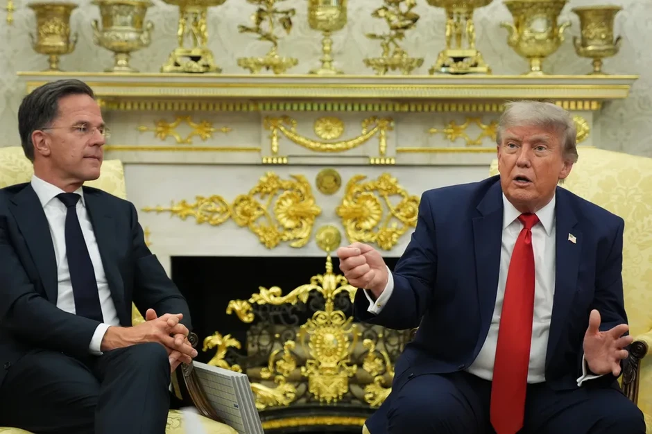Lãnh đạo NATO gặp Tổng thống Trump nhằm nỗ lực xoa dịu căng thẳng Lãnh đạo NATO gặp Tổng thống Trump nhằm nỗ lực xoa dịu căng thẳng
