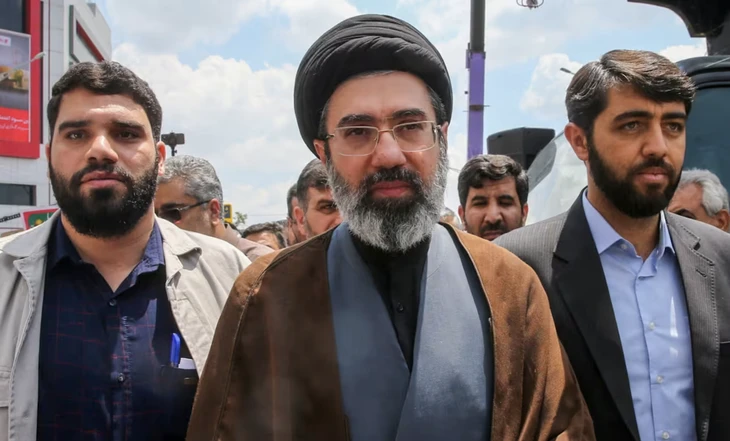 Lãnh tụ tối cao Iran 'bị thương ở chân và tay' nhưng vẫn ổn Lãnh tụ tối cao Iran 'bị thương ở chân và tay' nhưng vẫn ổn