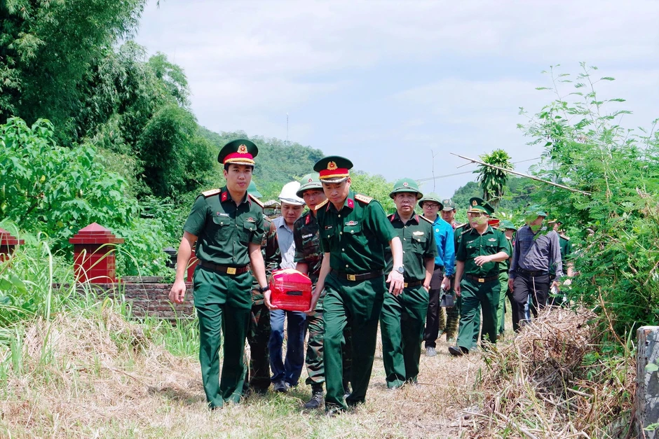 Lào Cai cất bốc được nhiều mộ liệt sĩ để xác định danh tính, bàn giao cho gia đình, dòng họ Lào Cai cất bốc được nhiều mộ liệt sĩ để xác định danh tính, bàn giao cho gia đình, dòng họ