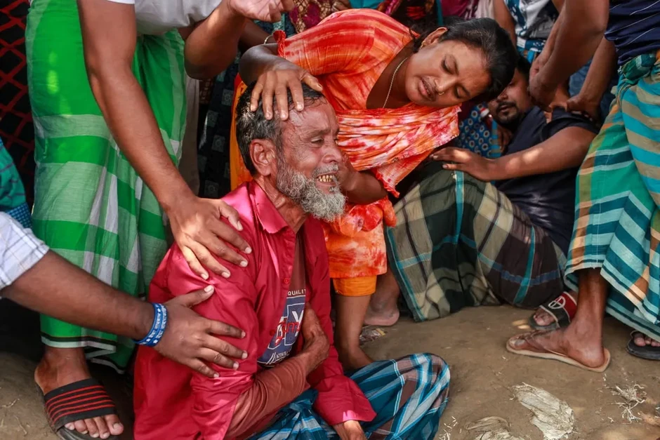 Lật xe tải ở Bangladesh, ít nhất 15 người thiệt mạng Lật xe tải ở Bangladesh, ít nhất 15 người thiệt mạng