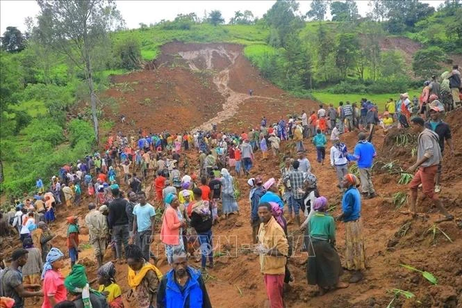 Lở đất tại Ethiopia khiến ít nhất 14 người thiệt mạng Lở đất tại Ethiopia khiến ít nhất 14 người thiệt mạng