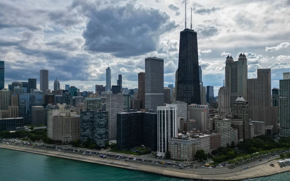 Loạt vụ xả súng ở Chicago (Mỹ) khiến nhiều người thương vong Loạt vụ xả súng ở Chicago (Mỹ) khiến nhiều người thương vong