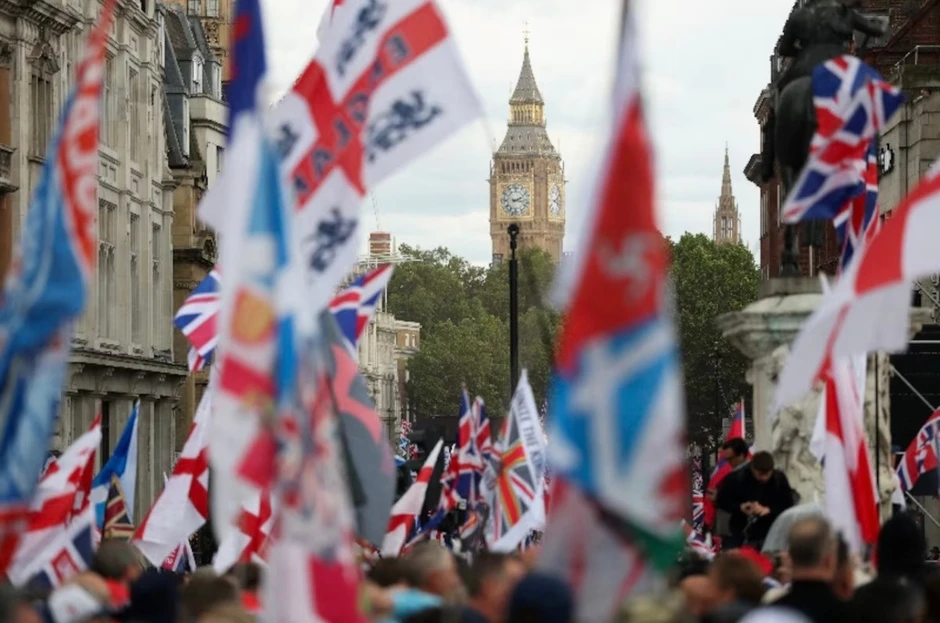 London bùng nổ biểu tình kép, Thủ tướng Starmer gánh thêm áp lực London bùng nổ biểu tình kép, Thủ tướng Starmer gánh thêm áp lực