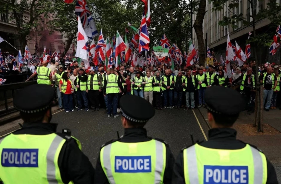 London bùng nổ biểu tình kép, Thủ tướng Starmer gánh thêm áp lực London bùng nổ biểu tình kép, Thủ tướng Starmer gánh thêm áp lực