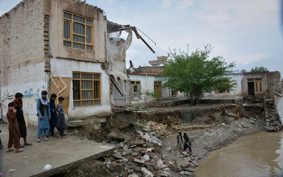Lũ lụt và sạt lở đất ở Afghanistan khiến gần 80 người thiệt mạng Lũ lụt và sạt lở đất ở Afghanistan khiến gần 80 người thiệt mạng