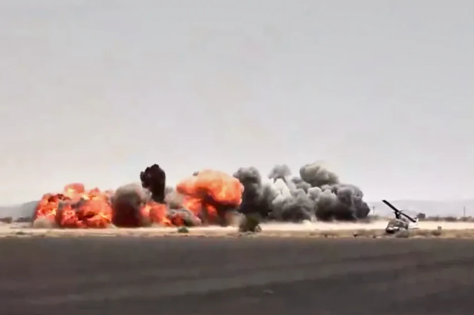 Lực lượng Houthi tấn công sân bay Saudi Arabia Lực lượng Houthi tấn công sân bay Saudi Arabia