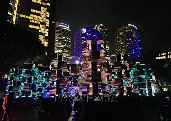 Lung linh sắc màu lễ hội ánh sáng Vivid Sydney 2026 Lung linh sắc màu lễ hội ánh sáng Vivid Sydney 2026