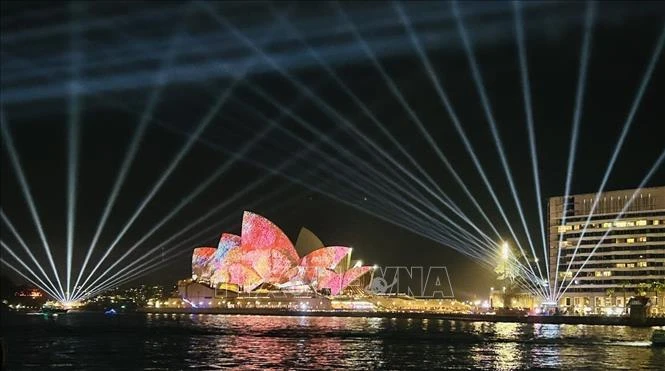 Lung linh sắc màu lễ hội ánh sáng Vivid Sydney 2026 Lung linh sắc màu lễ hội ánh sáng Vivid Sydney 2026