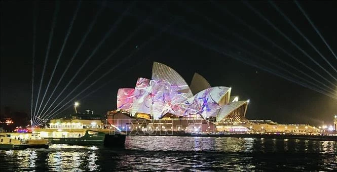 Lung linh sắc màu lễ hội ánh sáng Vivid Sydney 2026 Lung linh sắc màu lễ hội ánh sáng Vivid Sydney 2026