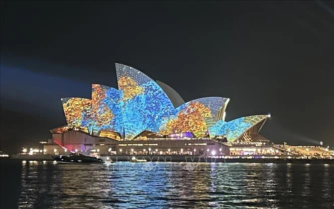 Lung linh sắc màu lễ hội ánh sáng Vivid Sydney 2026 Lung linh sắc màu lễ hội ánh sáng Vivid Sydney 2026