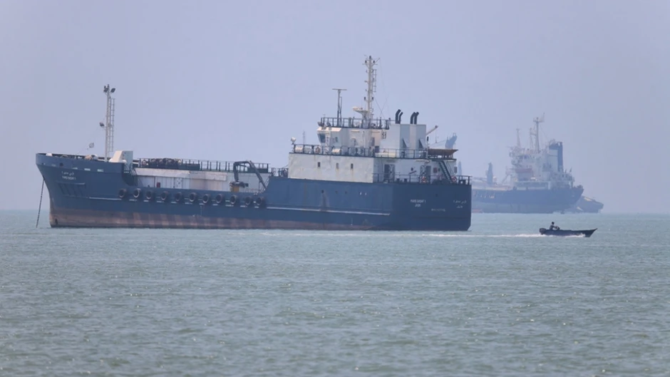 Lượng tàu đi qua eo biển Hormuz tăng nhẹ bất chấp căng thẳng Lượng tàu đi qua eo biển Hormuz tăng nhẹ bất chấp căng thẳng