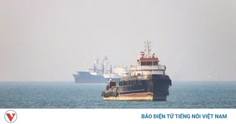 Lượng tàu đi qua eo Hormuz thấp kỷ lục