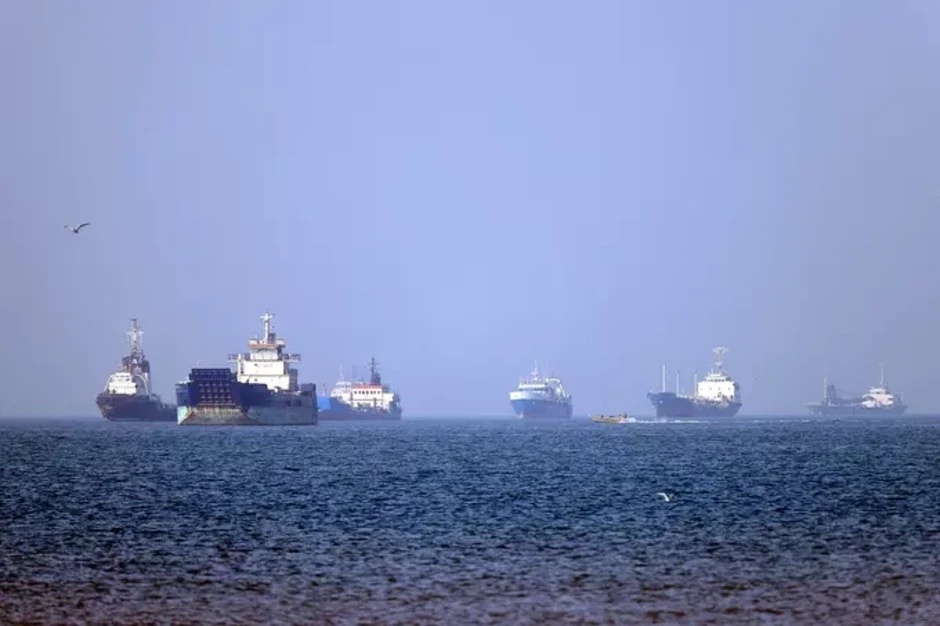 Lưu lượng tàu qua Hormuz cao nhất kể từ đầu chiến sự Lưu lượng tàu qua Hormuz cao nhất kể từ đầu chiến sự