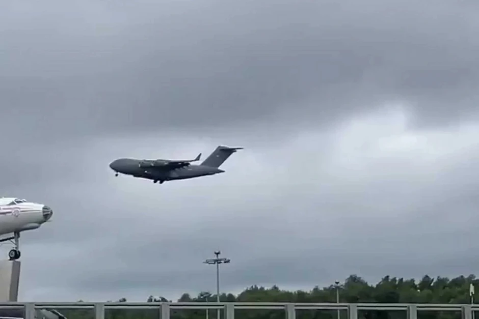 Lý do Giám đốc CIA dùng vận tải cơ C-17 để đến Nga Lý do Giám đốc CIA dùng vận tải cơ C-17 để đến Nga