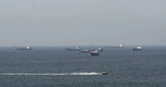 Mỹ buộc 27 tàu quay đầu từ khi phong tỏa eo biển Hormuz