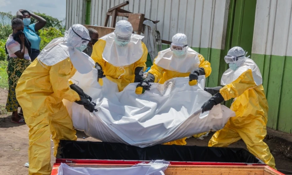 Mỹ cấm nhập cảnh với người mang thẻ xanh về từ nơi có dịch Ebola Mỹ cấm nhập cảnh với người mang thẻ xanh về từ nơi có dịch Ebola