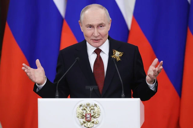 Mỹ chấp nhận thỏa thuận, ông Zelensky "sốc cảm xúc" Mỹ chấp nhận thỏa thuận, ông Zelensky "sốc cảm xúc"