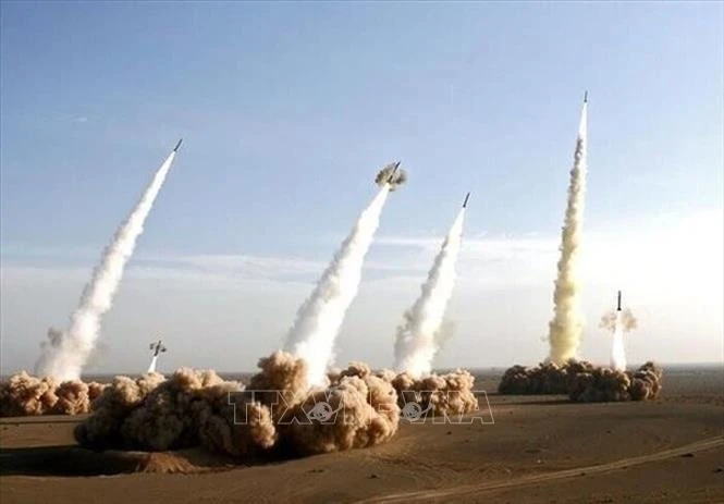 Mỹ đánh chặn tên lửa Iran - GCC nỗ lực hạ nhiệt căng thẳng Mỹ đánh chặn tên lửa Iran - GCC nỗ lực hạ nhiệt căng thẳng