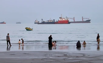 Mỹ đe dọa phong tỏa hải quân Iran vô thời hạn