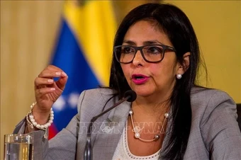 Mỹ dỡ bỏ trừng phạt Tổng thống lâm thời Venezuela