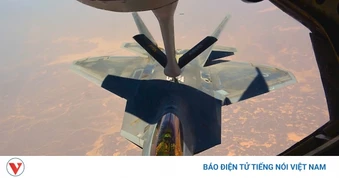 Mỹ duy trì sức mạnh tiêm kích F-22 tại Trung Đông bằng “mạch máu” KC-135