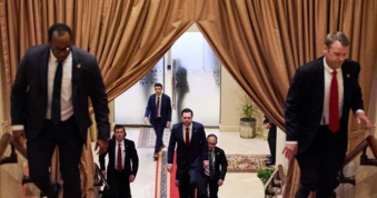 Mỹ-Iran bước vào vòng đàm phán thứ 2, eo biển Hormuz vẫn là điểm nghẽn