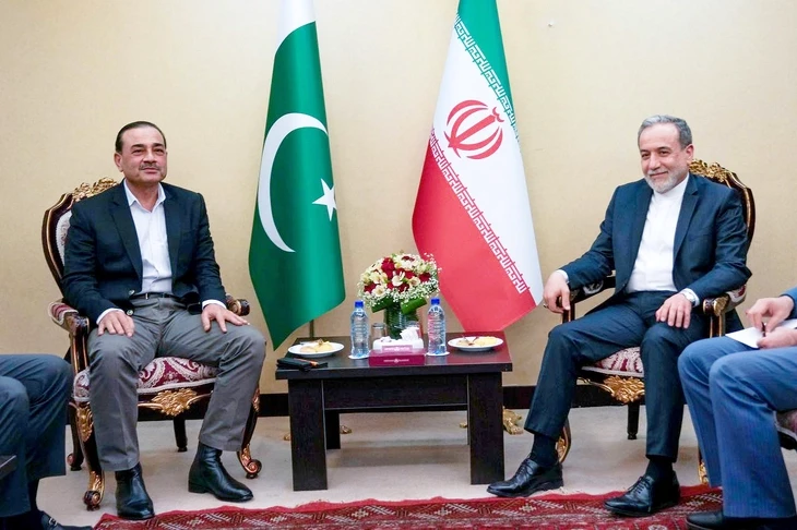 Mỹ - Iran 'vừa siết vừa đàm' trước giờ G ngừng bắn Mỹ - Iran 'vừa siết vừa đàm' trước giờ G ngừng bắn